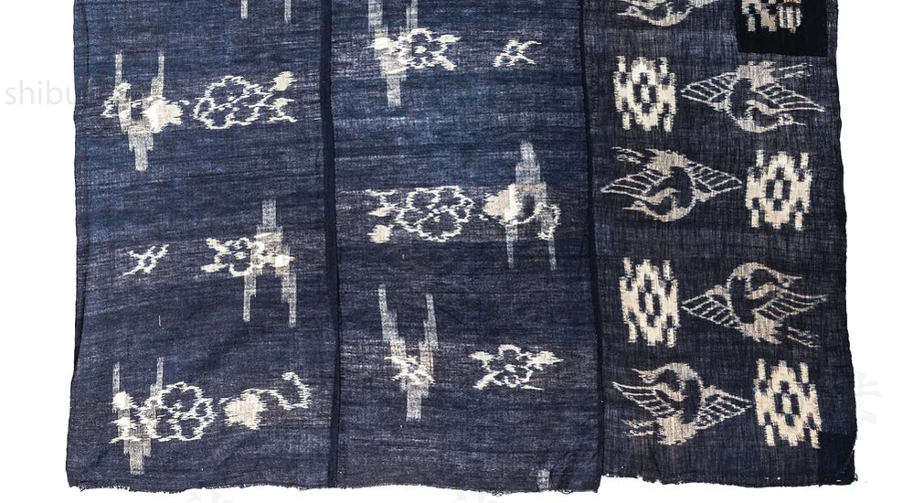 Japanese Antique  Kasuri Indigo Futon Cover | 3 Panel Bed Cover, Duvet | Indigo, Resist Dye Cotton | Crane, Floral Motif - Image 6