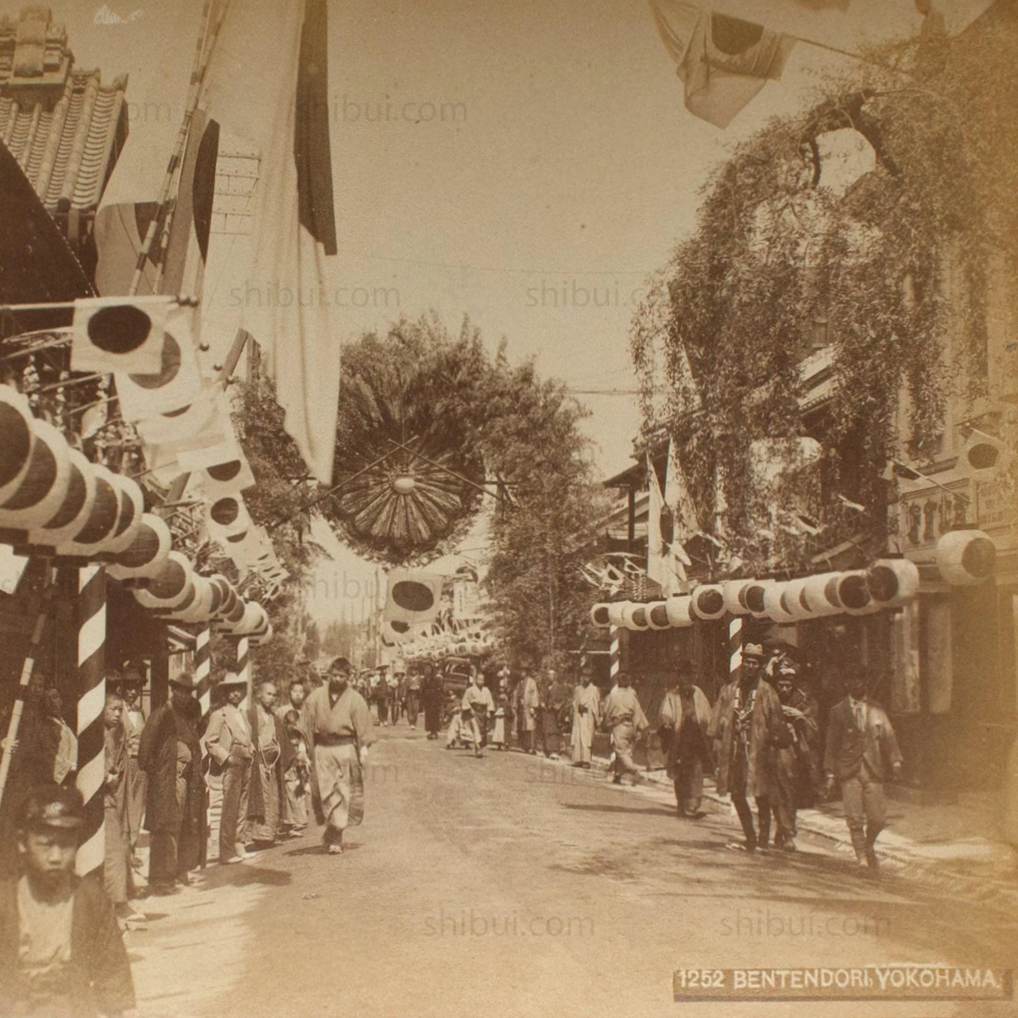 Antique Japanese Albumen Photo of the Bentendori Quarter - Image 2