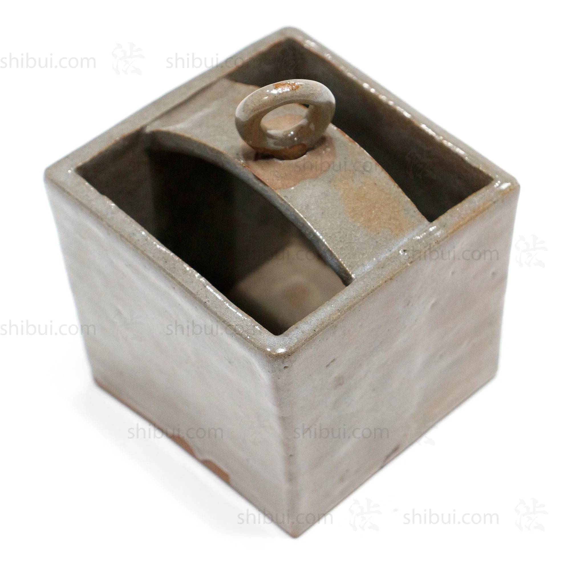 Ceramic Flower Vase with Well Bucket Motif - Image 3