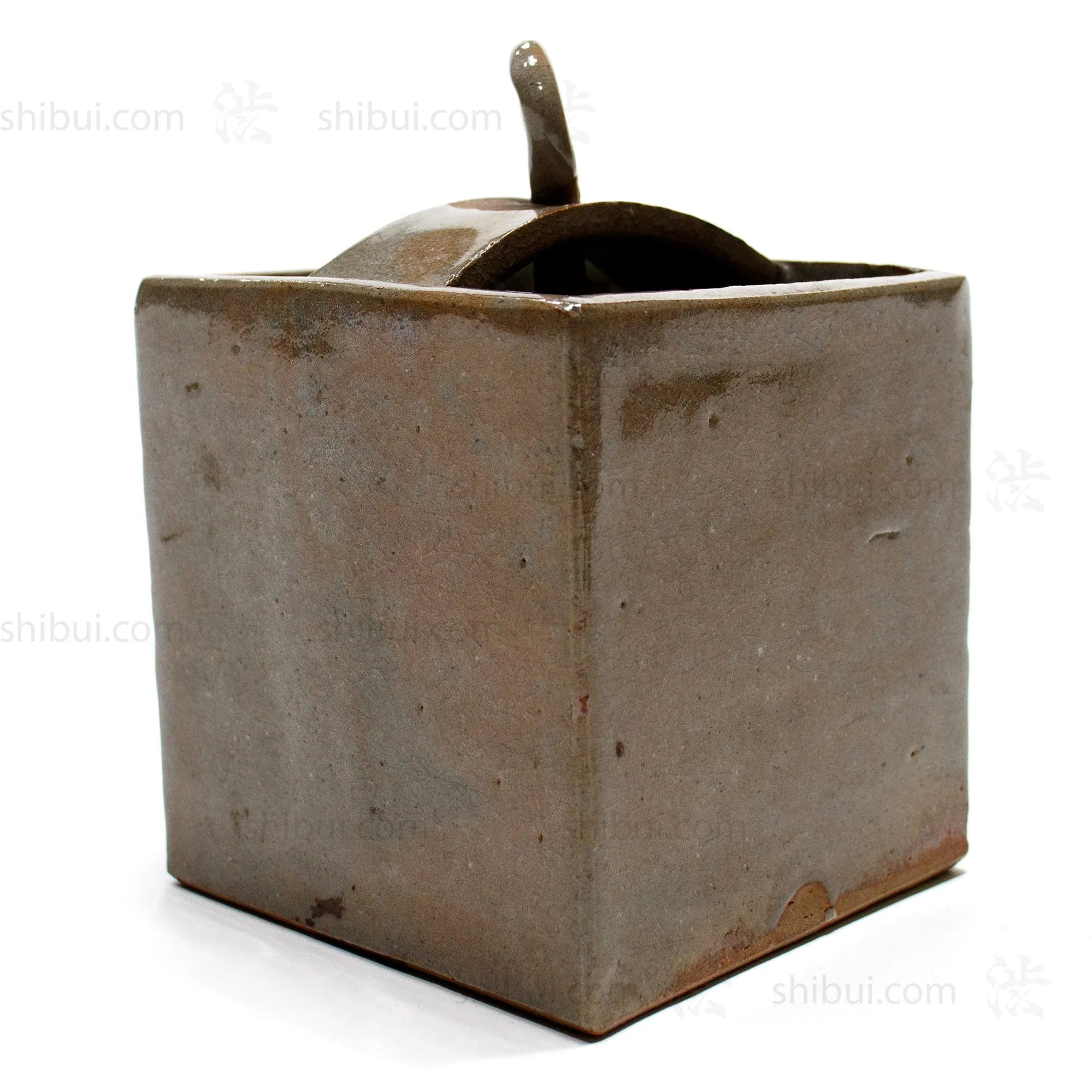 Ceramic Flower Vase with Well Bucket Motif - Image 5