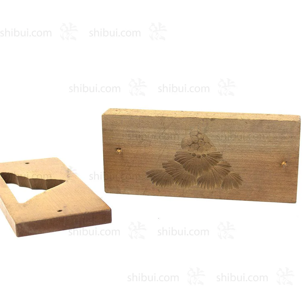 Cherry Wood Kashigata - Candy Mould - Image 2