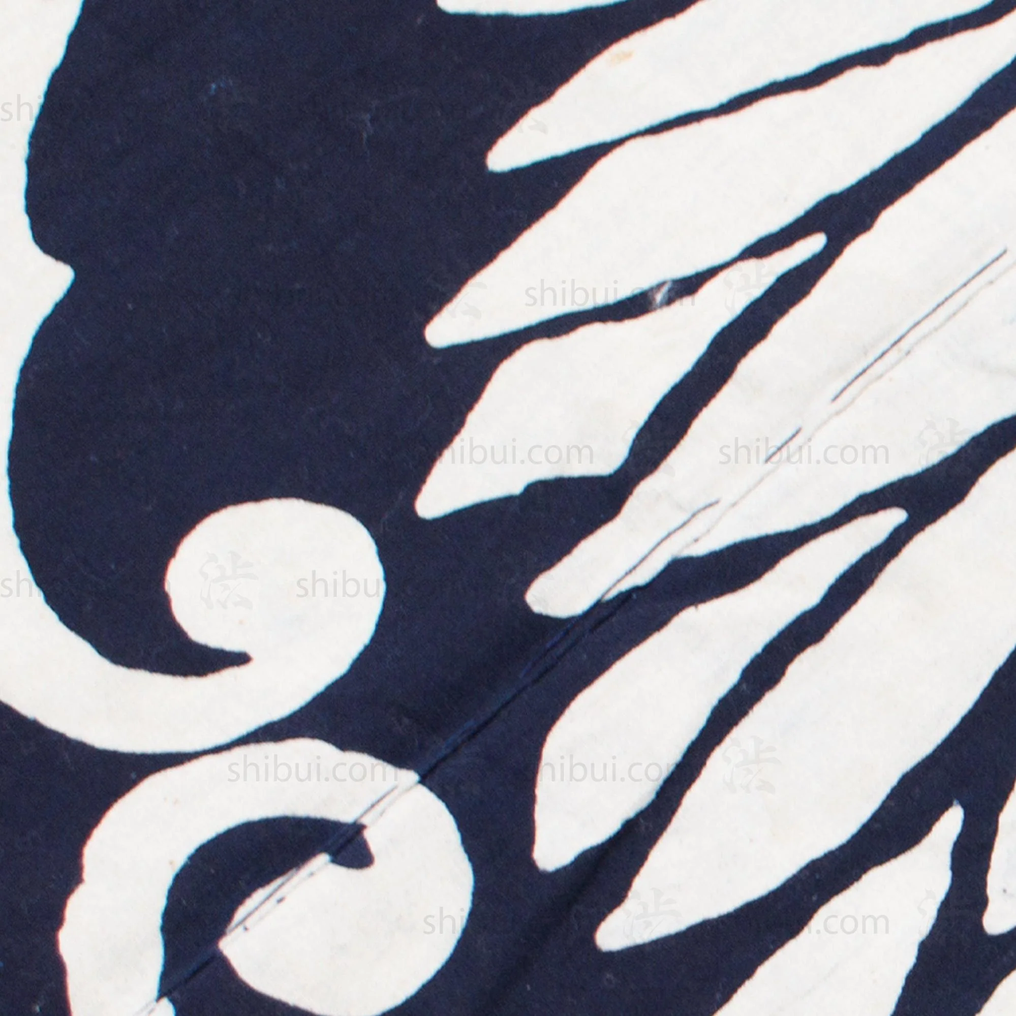 Large Indigo Tsutsugaki Futonji with Chrysanthemum and Paper Crane Motif - Image 4
