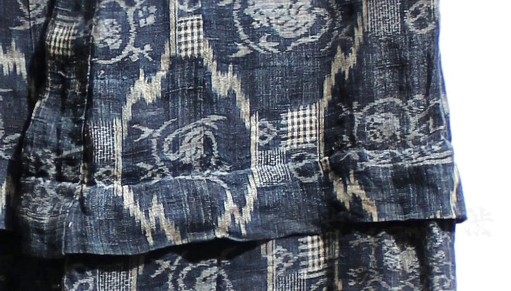 Japanese Antique (Late 19th Century) Children's Kasuri Kimono | Child's Robe | Daikoku Motif | Hand-Sewn Resist Dyed Indigo Linen - Image 3