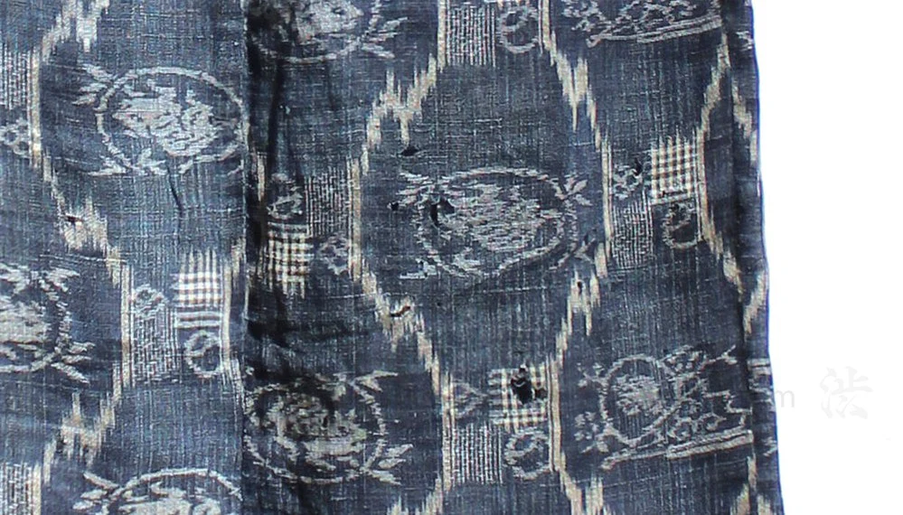 Japanese Antique (Late 19th Century) Children's Kasuri Kimono | Child's Robe | Daikoku Motif | Hand-Sewn Resist Dyed Indigo Linen - Image 6