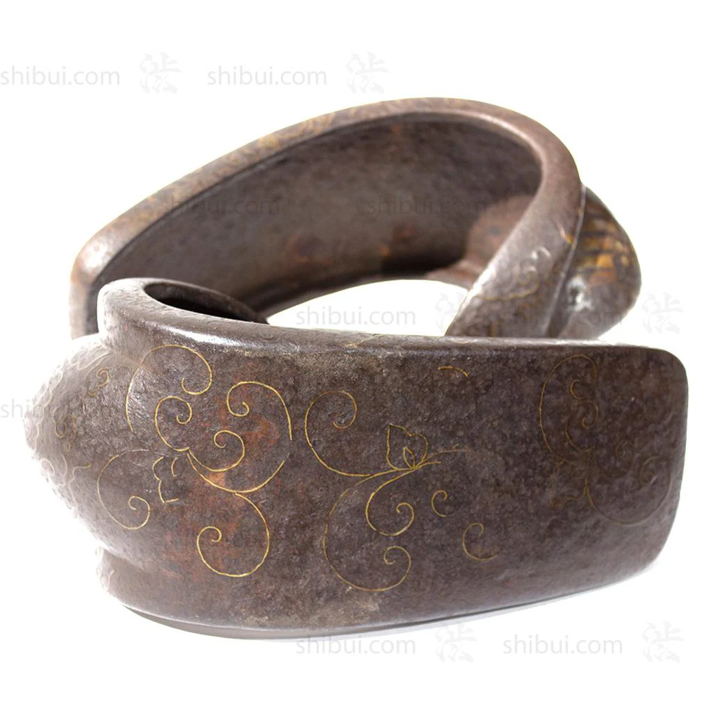 Japanese Antiques Abumi Pair of Stirrups with a Crab Motif - Image 5