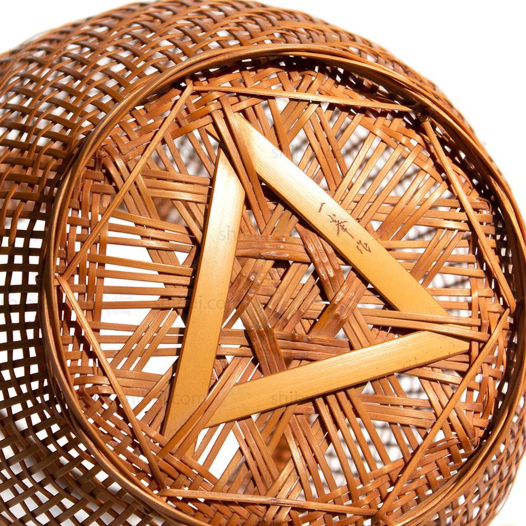 Delicate Japanese Bamboo Ikebana Flower Basket - Image 4