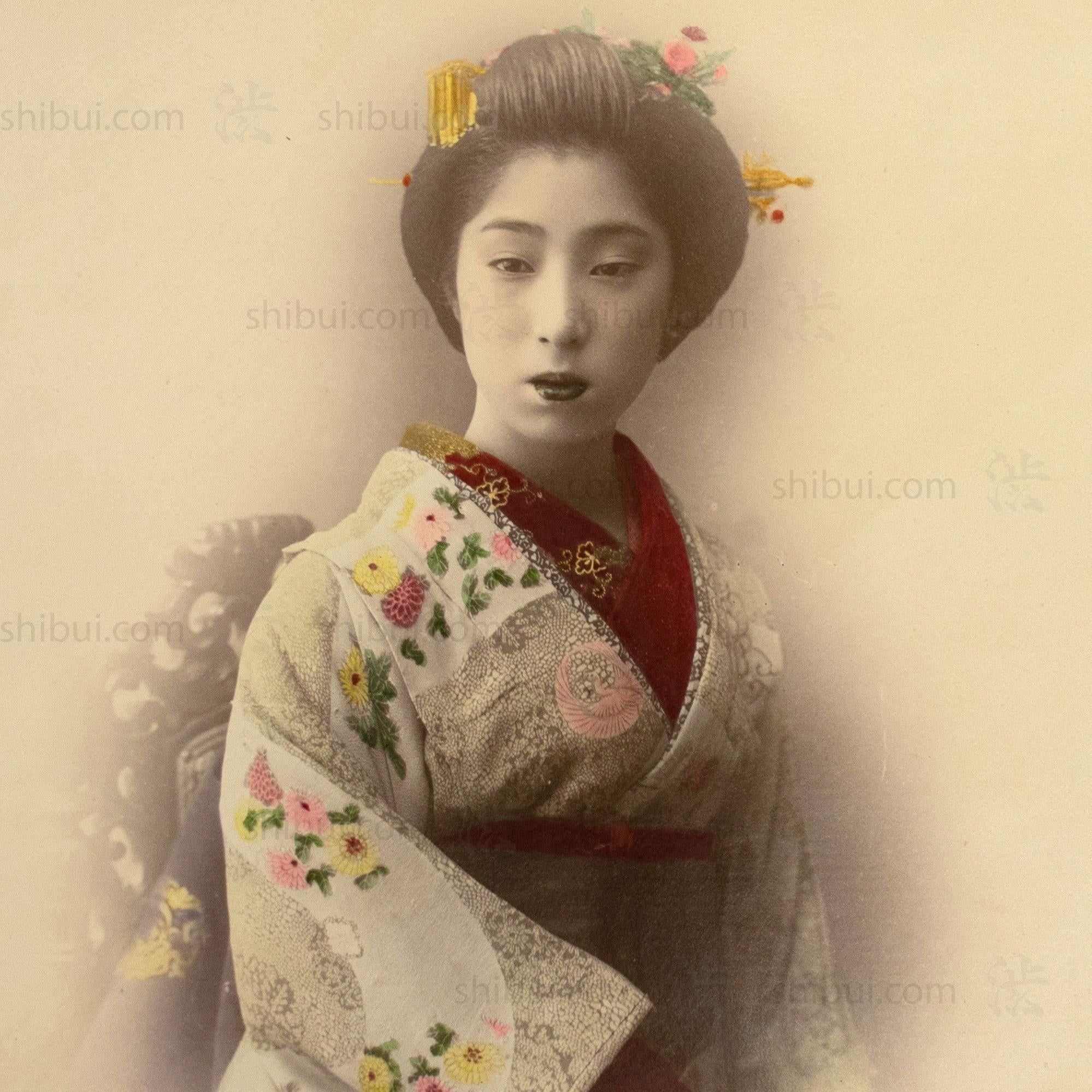 Hand Tinted Antique Japanese Photography Of a Young Woman - Image 4