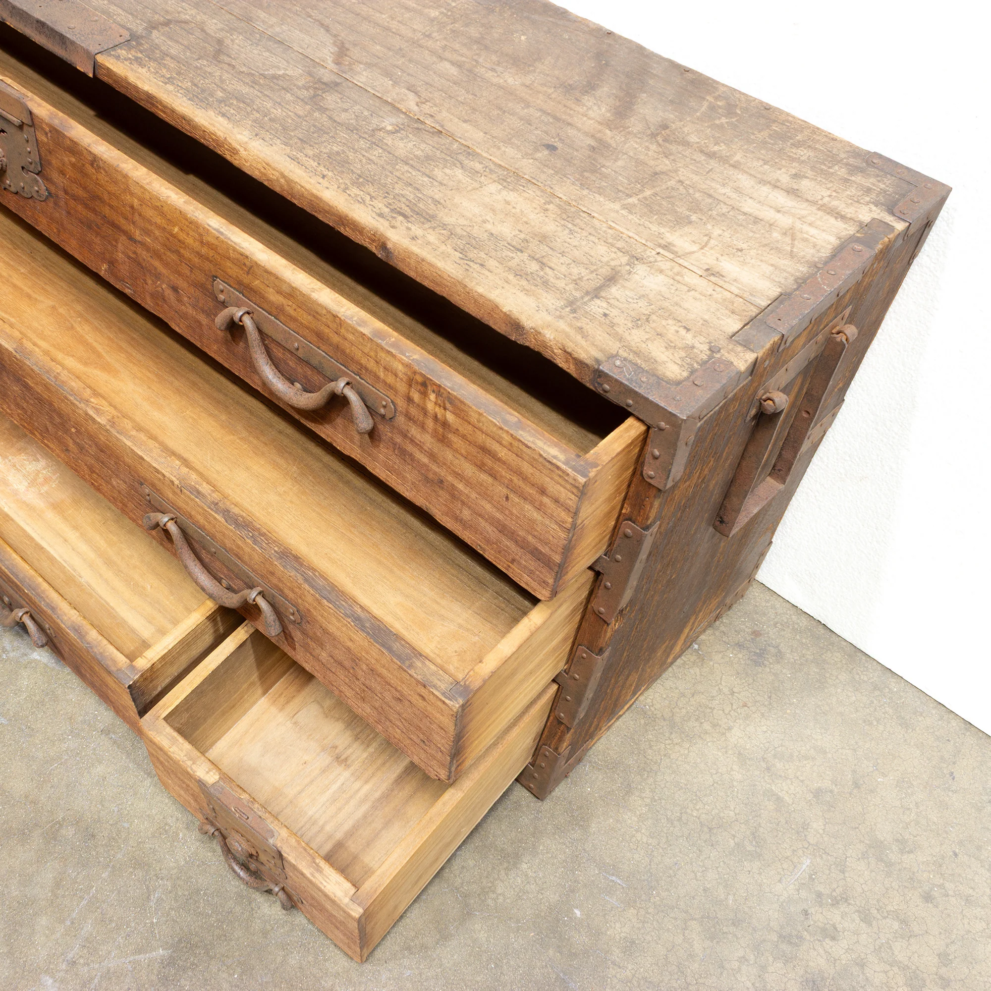 Katana Dansu | Japanese Antique Sword Storage Chest - Image 4