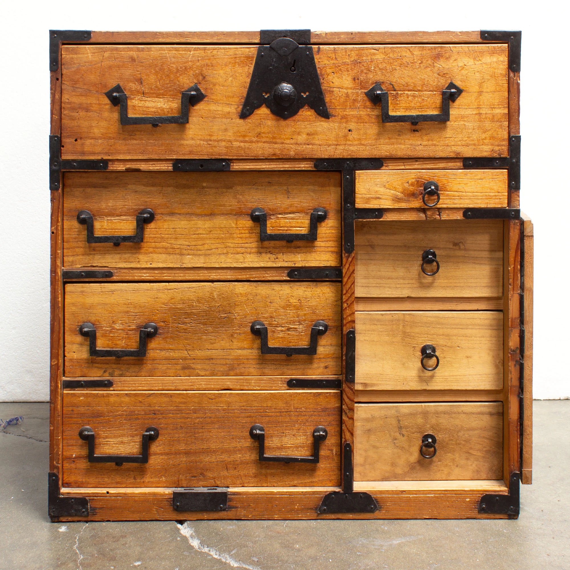 Kiri Ko Dansu | Small Japanese Antique Tansu Personal Chest - Image 2