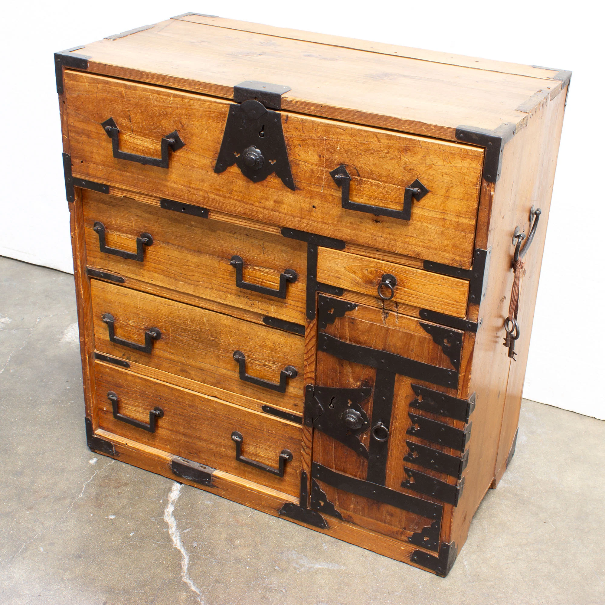 Kiri Ko Dansu | Small Japanese Antique Tansu Personal Chest - Image 4