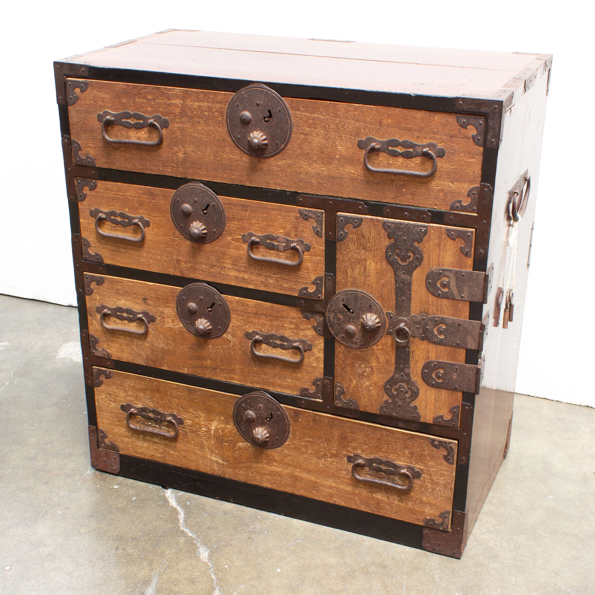 Kiri Ko Dansu | Small Japanese Antique Tansu Personal Chest - Image 2