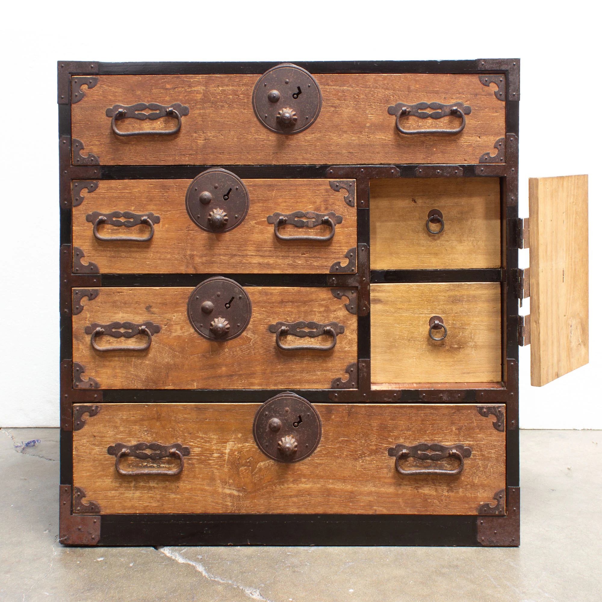 Kiri Ko Dansu | Small Japanese Antique Tansu Personal Chest - Image 3