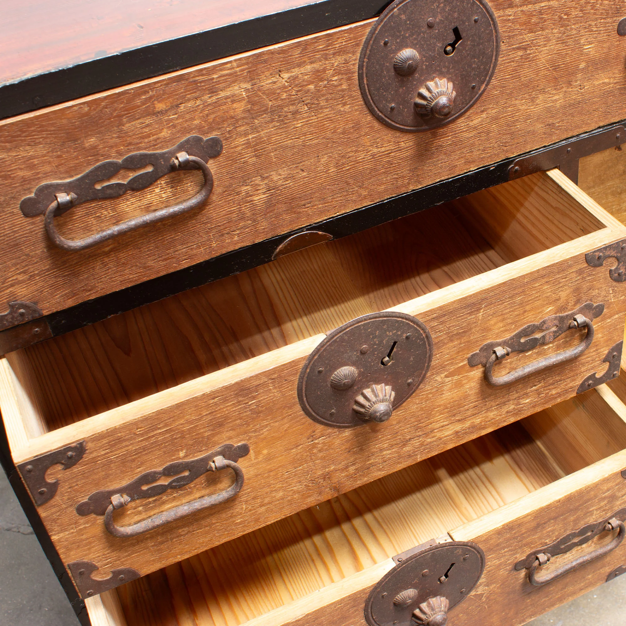 Kiri Ko Dansu | Small Japanese Antique Tansu Personal Chest - Image 4