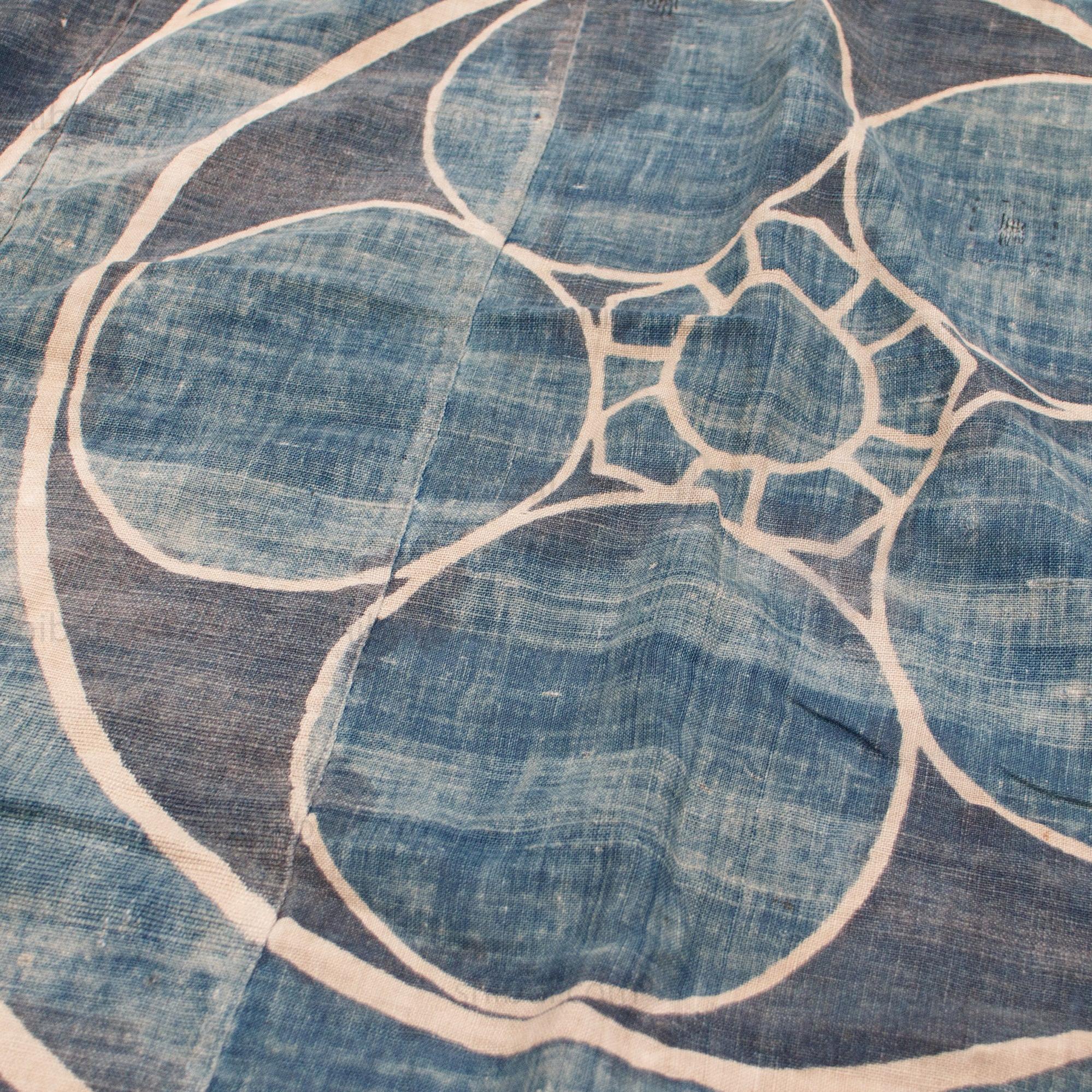 Japanese Tsutsugaki Indigo Furoshiki with Mon Family Crest Motif - Image 3