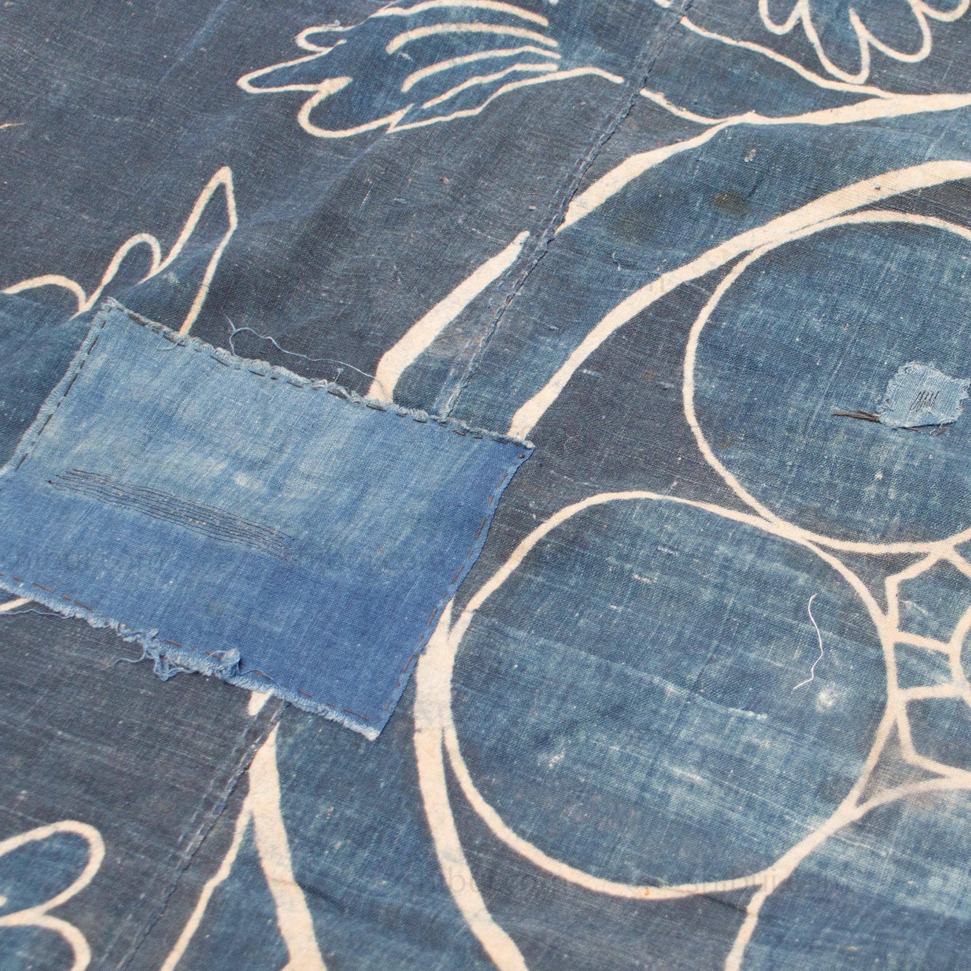 Japanese Tsutsugaki Indigo Furoshiki with Mon Family Crest Motif - Image 5