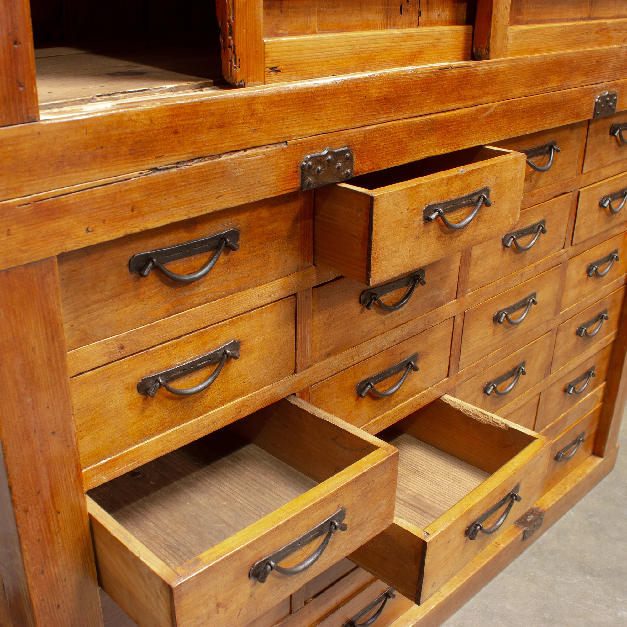 Tall Blonde Cho Dansu | Merchants Inventory Chest | Japanese Antique Cabinet - Image 3