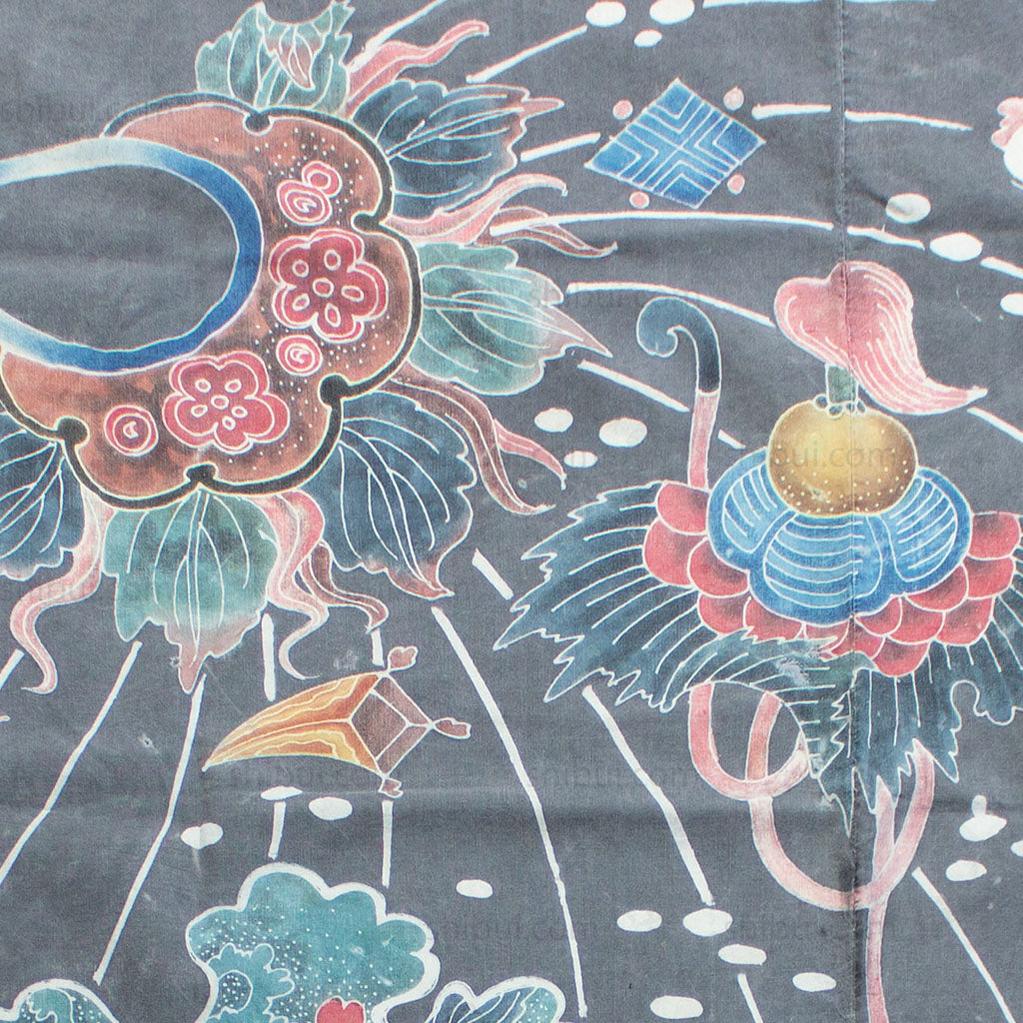 Tsutsugaki Furoshiki with Lucky Symbols - Image 3