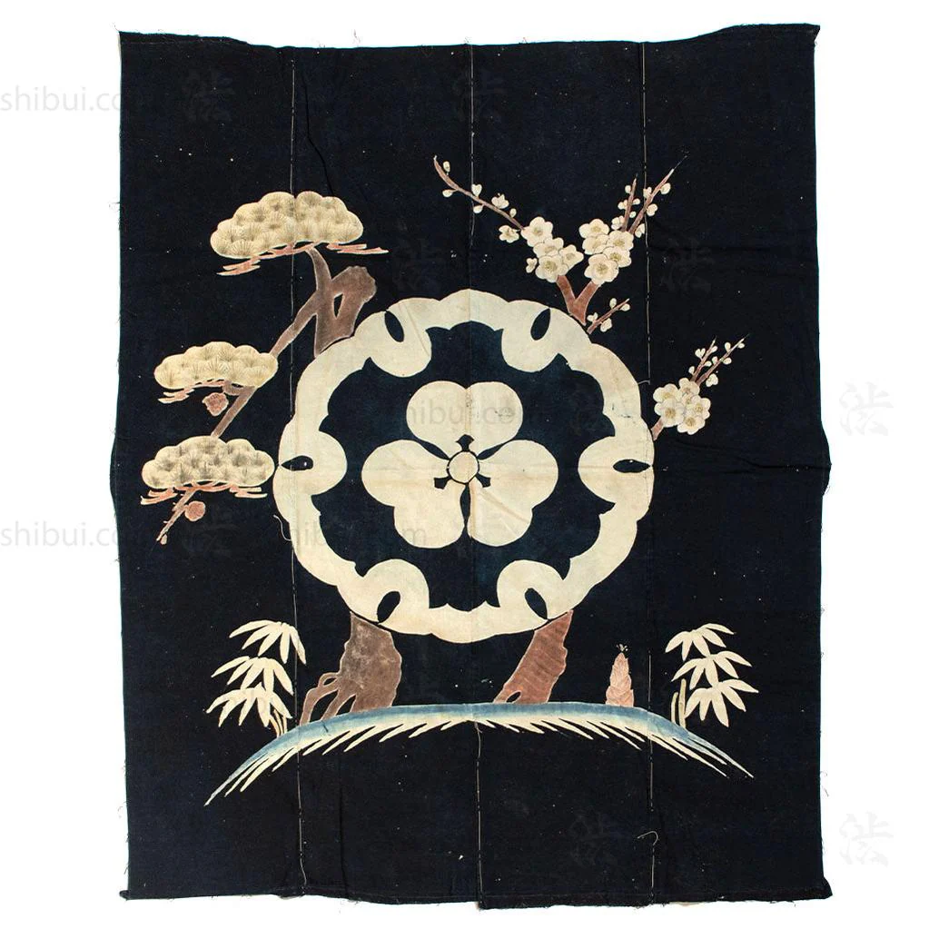 Tsutsugaki Futonji  with Lucky Symbols and Mon.