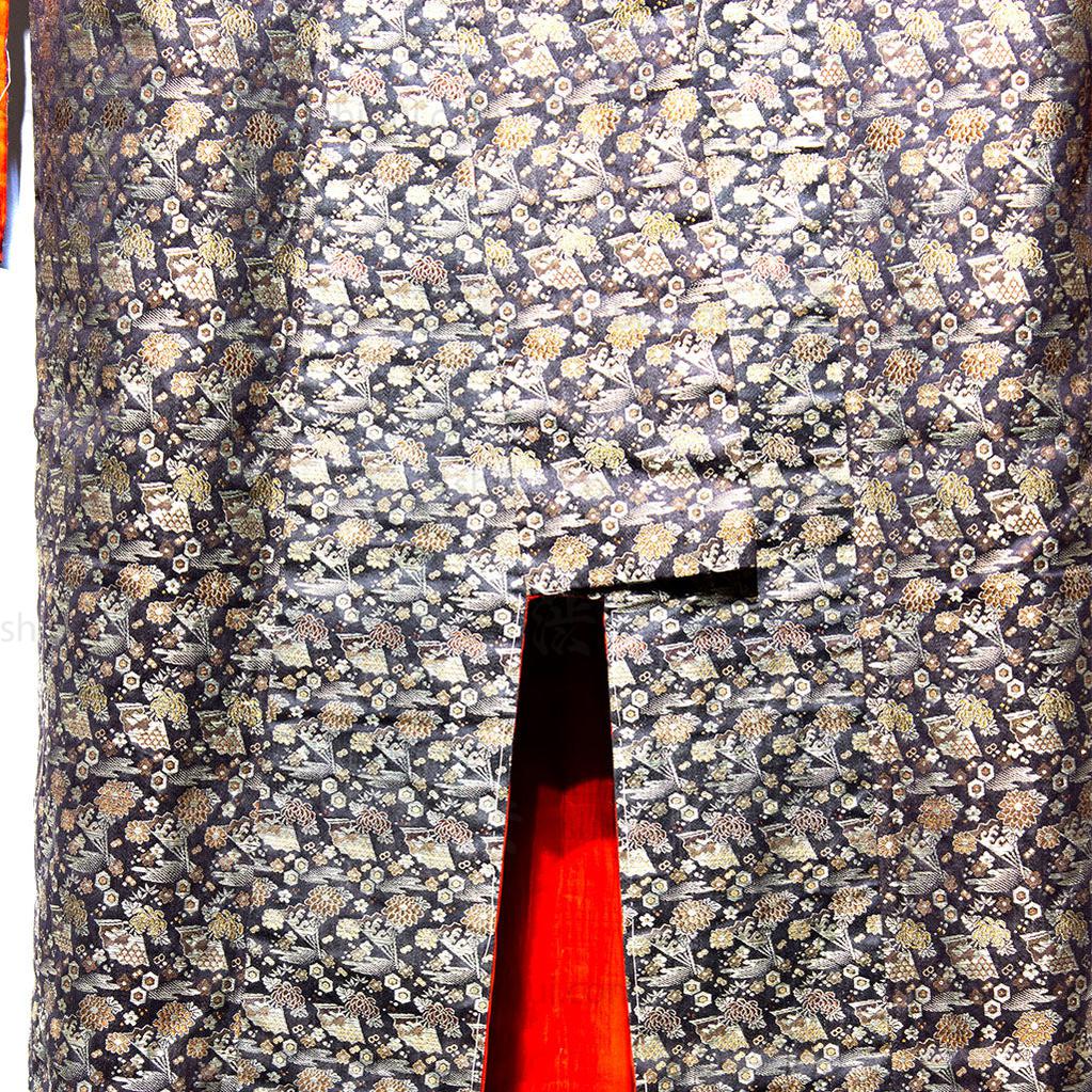 Brocade Uchikake black/gold w/red lining - Image 4