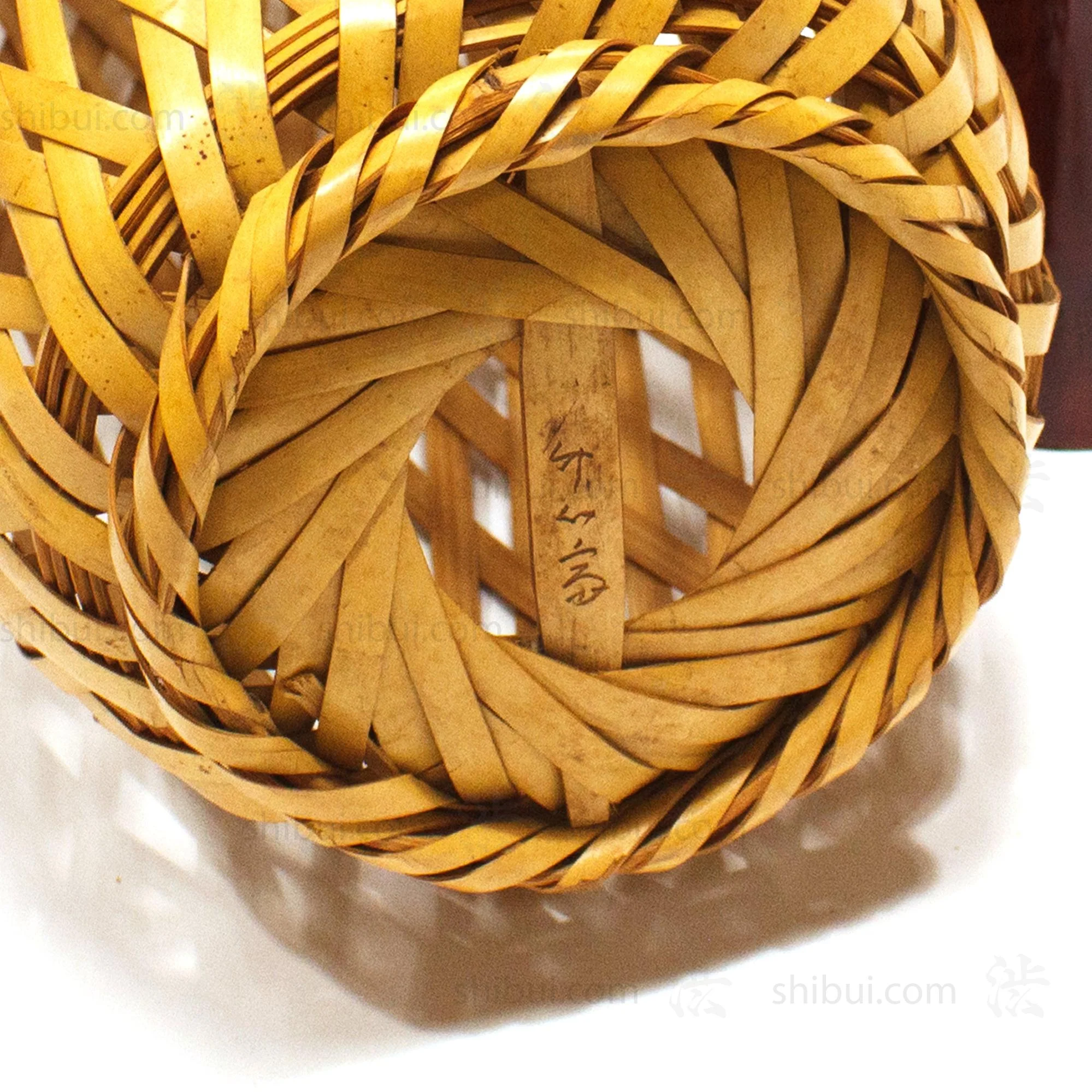 Hanakago | Flower Basket by Yaguchi Chikushinsai II - Image 5
