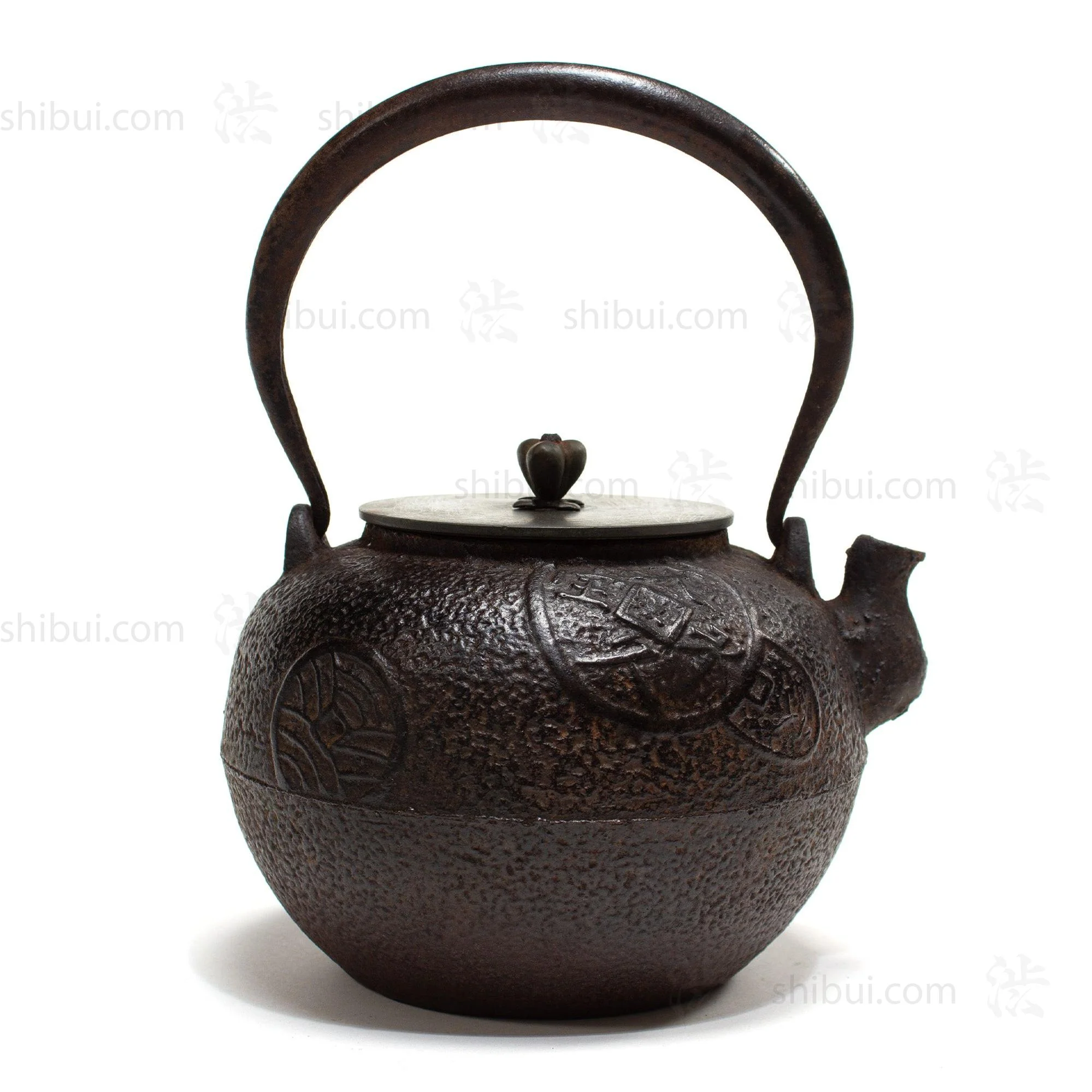 Tetsubin | Japanese Iron Kettle with Coin Motif - Image 4